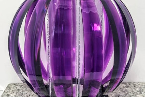 Produkcja i sprzedaż zniczy oraz świec – kompleksowa oferta firmy Lamp-Art