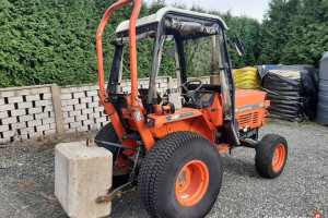 Ciągnik ogrodniczy ogrodowy Kubota L2550 30KM Yanmar Iseki