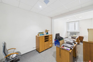 Biuro 23,4 m² z windą i parkingiem – Rybnik