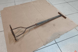 Zabytkowy tłuczek do ziemniaków ubijak przyrząd do parnika skansen PRL