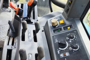 Sprzedam ciągnik New Holland Ford 8340 z Tuzem