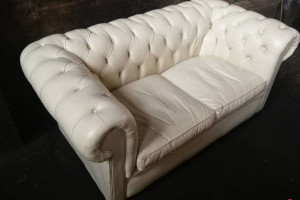 Elegancka sofa chesterfield, skóra, transport