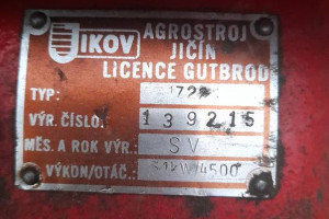 Ciągniczek jednoosiowy MF 70