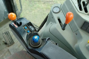 Ciągnik rolniczy MASSEY FERGUSON 8280