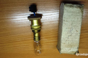 Oprawa żarówki z żarówką mosiężna P4