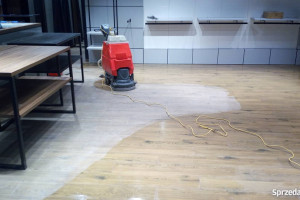 Maszynowe czyszczenie, doczyszczanie posadzek.Kielce,