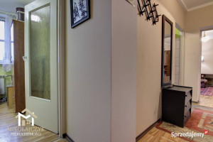 2 pokoje / pl. Konstytucji 3 Maja / 3 piętro / 43 m2