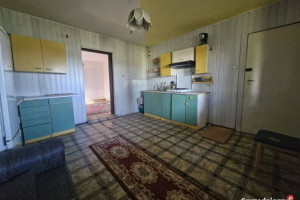 Pół domu do częściowego remontu.