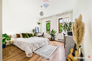 Klimatyczne duże mieszkanie z ogródkiem i garażem