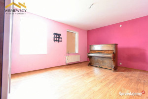 Budynek mieszkalny 3 poziomy, lokal na działalność