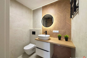 Bezpośrednio, 2 pokoje po generalnym remoncie, balkon, winda, szlaban