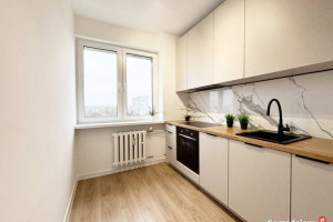 Bezpośrednio, 2 pokoje po generalnym remoncie, balkon, winda, szlaban