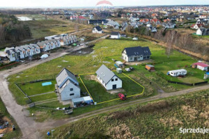 Dom jednorodzinny dwulokalowy.