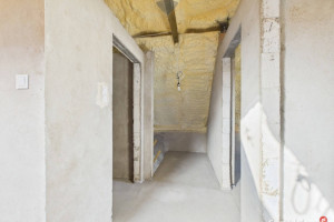 Dom jednorodzinny dwulokalowy.