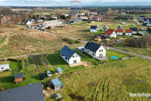 Dom jednorodzinny dwulokalowy.