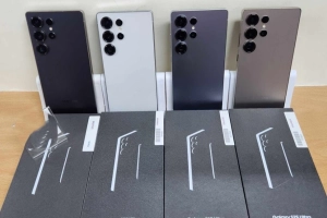  Samsung Galaxy S25 Ultra , Samsung Galaxy S25, Samsung S25+ , Samsung S24 Ultra,  Samsung Z Fold7, Apple iPhone 17 Pro Max, iPhone 17 Pro, iPhone 17