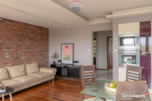 Przestronne, trzypokojowe mieszkanie