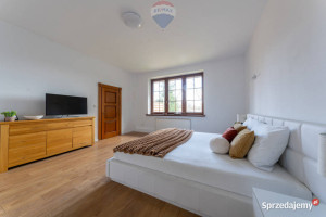 PARTEROWY DOM PEŁEN PRZESTRZENI I ŚWIATŁA