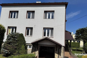 DUZY DOM W CENTRUM KROSNA