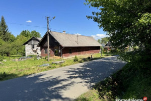 Drewniany dom na 13 ar działce- Chorkówka.