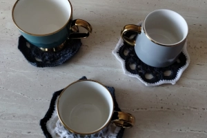 Szydełkowe podstawki pod kubek rozeta