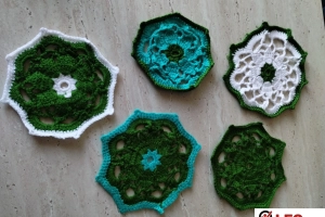 Szydełkowe podstawki pod kubek rozeta