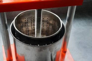 Prasa do owoców / sera 1,4 l.