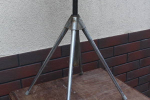 stołek obrotowy metalowy