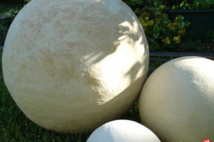 Sprzedam kule ceramiczne 16,30,40,50, 60,70,80,90,100 cm.