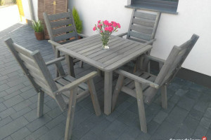 Zestaw mebli ogrodowych  4 krzesła + stół kwadrat typ L