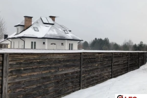 Działka z domem i budynkiem gospodarczym