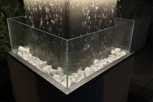 Fontanna z betonu architektonicznego