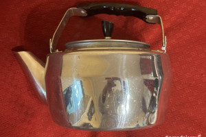 czajnik metalowy pojemność 2-2,5l z ruchomą rączką