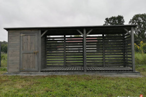 Drewutnia 2x1,1m+drewutnia 2x1,1m+domek narzędziowy 1,5x1,1m