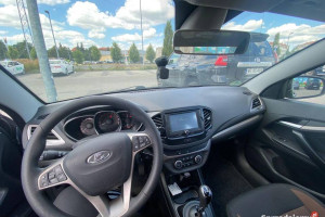 Lada vesta 1.6 1.6v 110 PS niski przebieg 61000 tys km.Polecam !!!