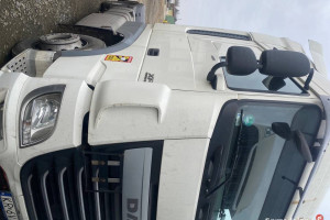 Syndyk sprzeda ciągnik siodłowy marki DAF XF 460