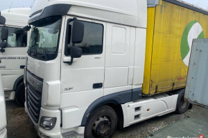 Syndyk sprzeda ciągnik siodłowy marki DAF XF 460