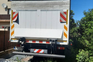 DAF LF55.250 – Kontener z windą, 18 palet, gotowy do pracy!