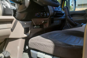 DAF LF55.250 – Kontener z windą, 18 palet, gotowy do pracy!