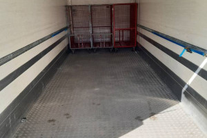 DAF LF55.250 – Kontener z windą, 18 palet, gotowy do pracy!