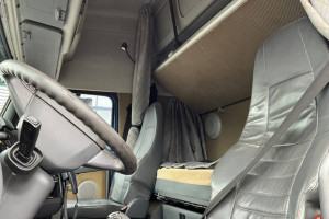 4 osiowy 8x4 Volvo Fh  budowlany podłoga z dzwigiem