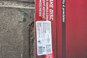 Tarcze hamulcowe przód passat B5 1.9TD 99r