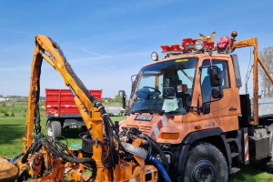 Unimog u400 z kosiarkami mulag