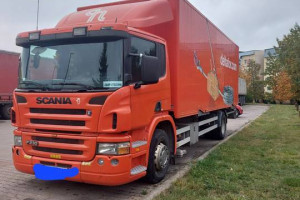 Samochód ciężarowy marki Scania P230