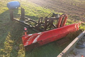 Pług śnieżny do ciągnika