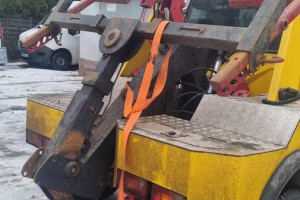 Holownik miejski land rover