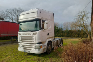 Ciągnik siodłowy + NACZEPA