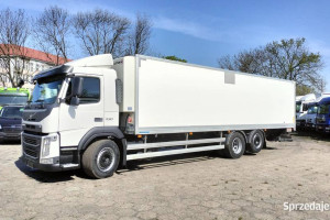 VOLVO FM 6x2 22 PALETY CHŁODNIA TYLNE DRZWI WINDA SPROWADZONY