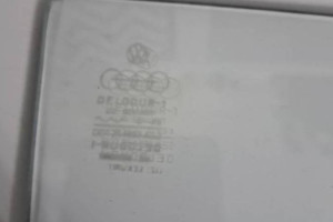 Szyba do prawych drzwi Volkswagen Passat b1 1973-1980