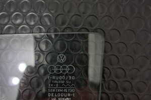 Szyba do prawych drzwi Volkswagen Passat b1 1973-1980